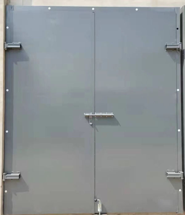 平開工業(yè)門特征