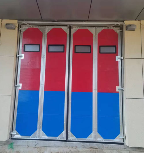 折疊工業(yè)門.jpg 折疊工業(yè)門.jpg
